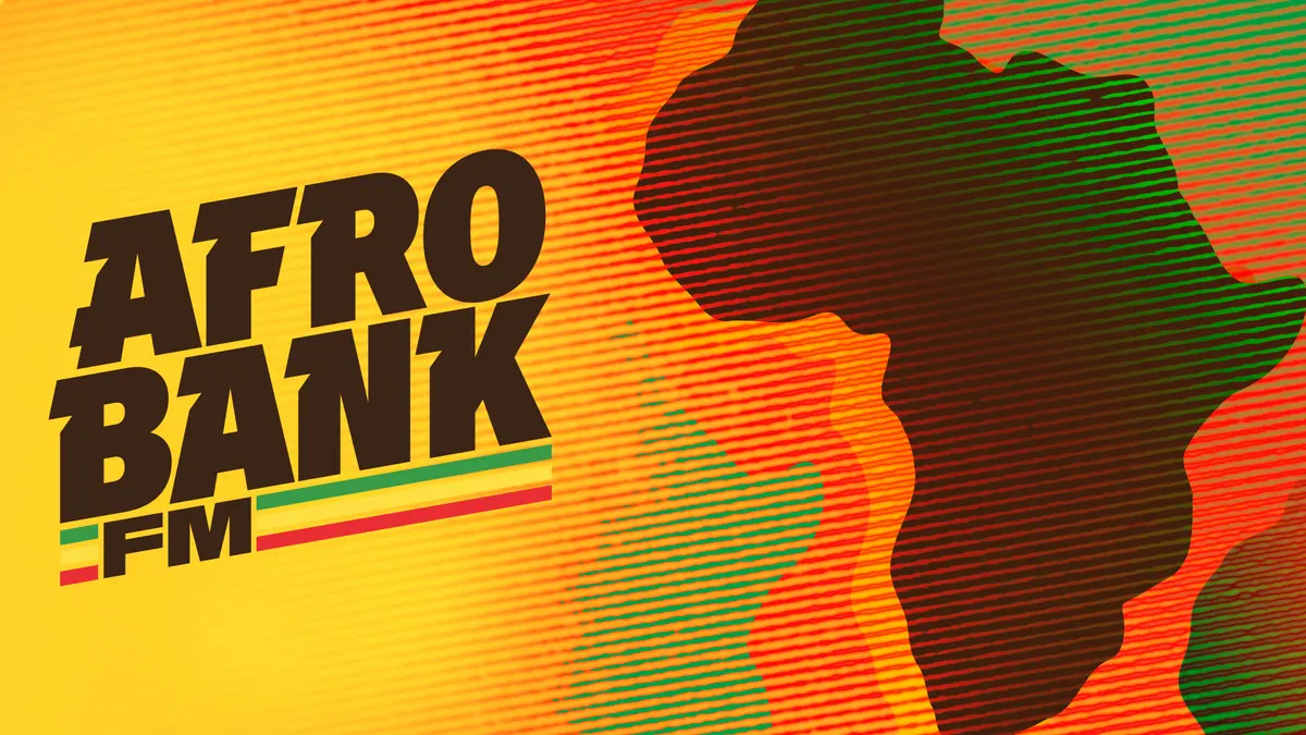 Logotipo da AfroBank FM em letras marrons sobre fundo amarelo e laranja, com o contorno do continente africano